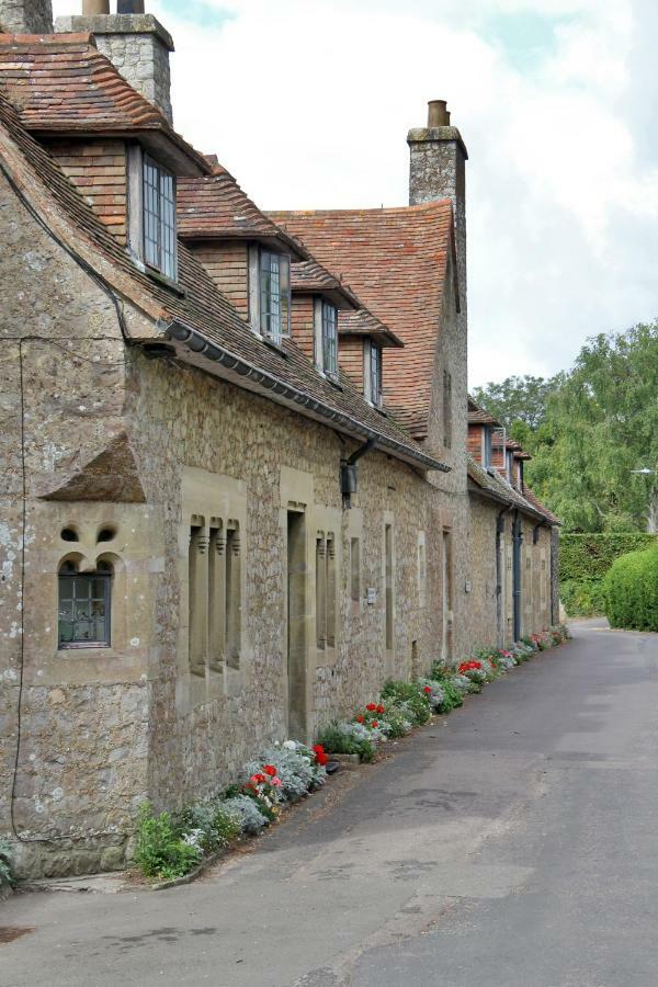 Lympne Castle Cottages Hythe  Exterior photo